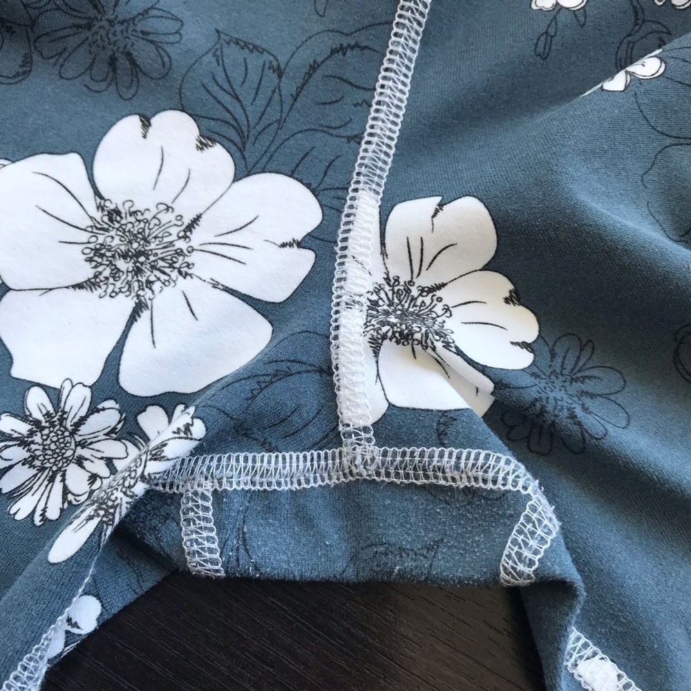 Mono B Slate Floral Leggings Small - Picture 9 of 9